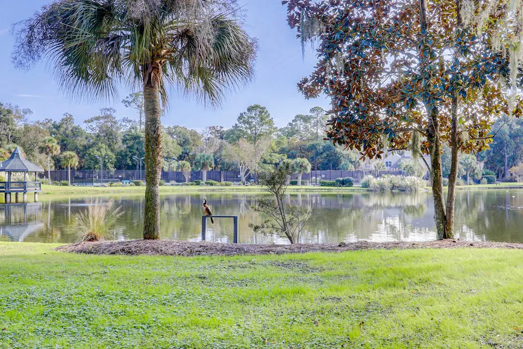 Dog-friendly, golf-course adjacent townhouse w/ a wet bar, patio, & shared pool