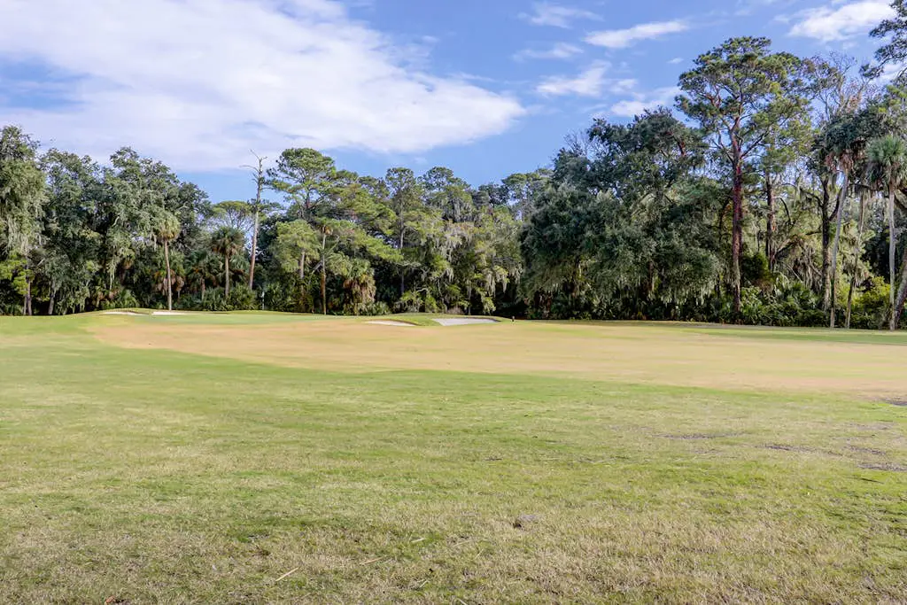 Dog-friendly, golf-course adjacent townhouse w/ a wet bar, patio, & shared pool