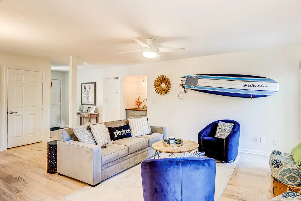 Relaxing Evian condo w/ patio, pool, tennis, pickleball, beach, golf, Dogs ok