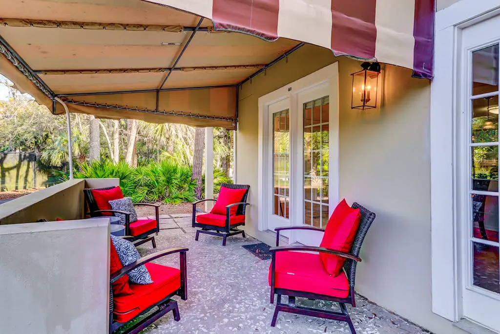 Relaxing Evian condo w/ patio, pool, tennis, pickleball, beach, golf, Dogs ok
