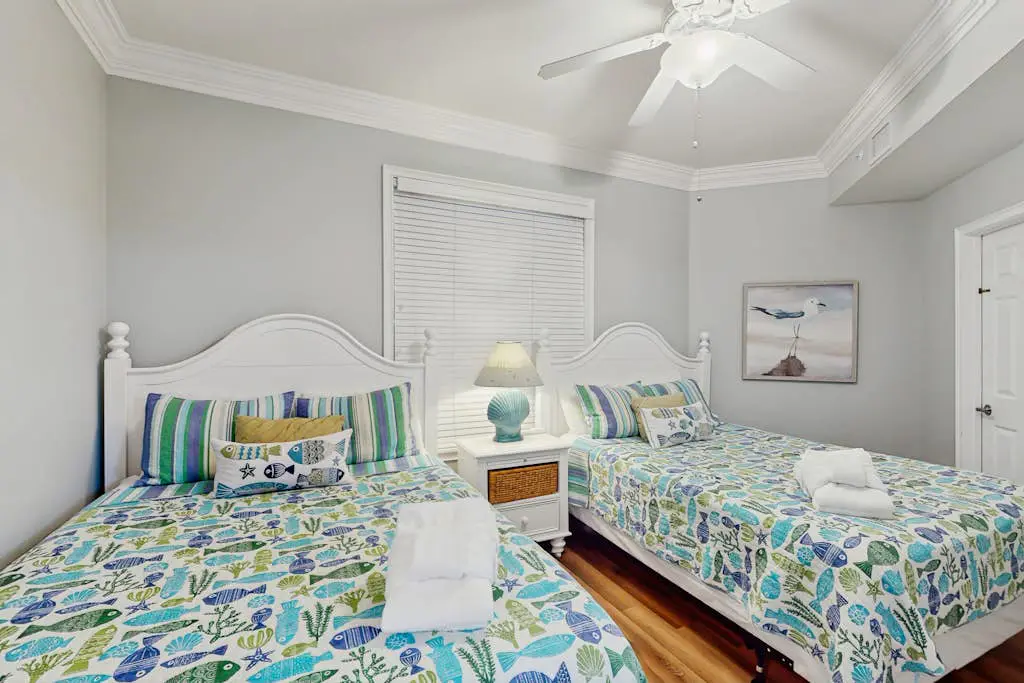 Oceanfront condo with pools, hot tubs, WiFi, washer/dryer, & central A/C