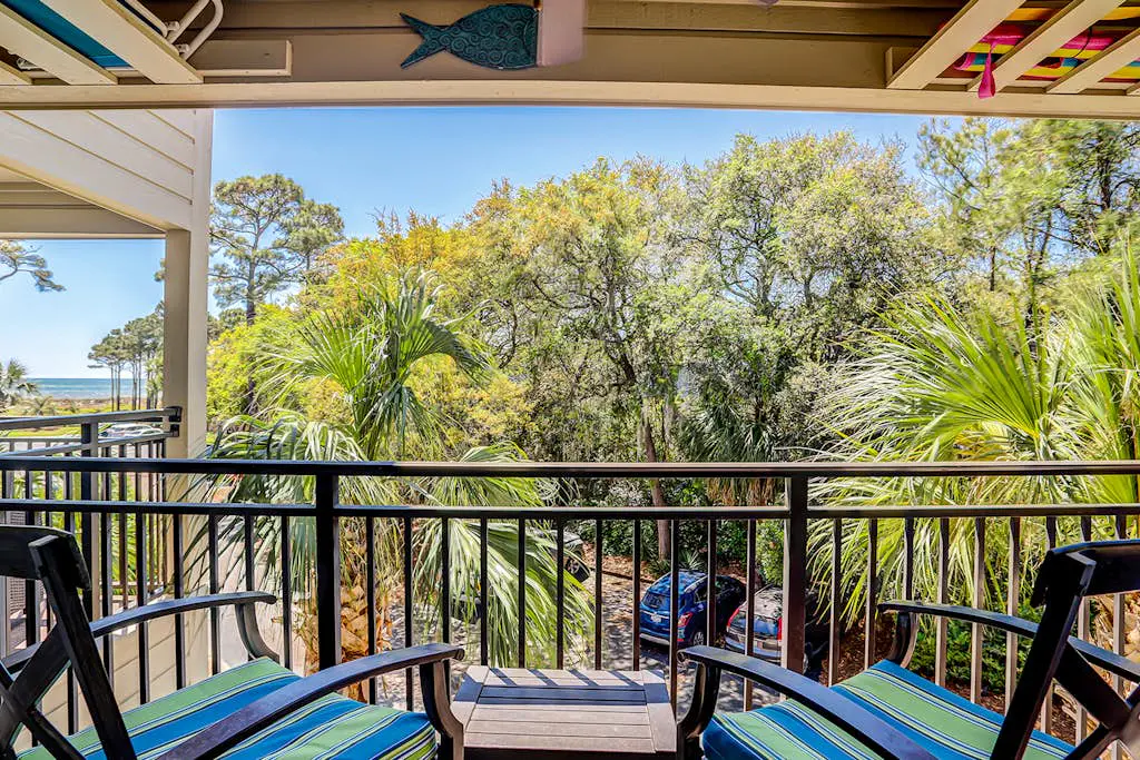Stunning Newly Renovated Condo w/ Ocean View & Shared Pool - Close to the Beach