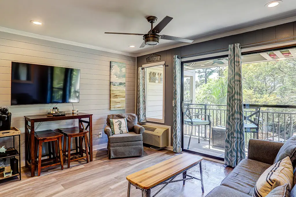 Stunning Newly Renovated Condo w/ Ocean View & Shared Pool - Close to the Beach