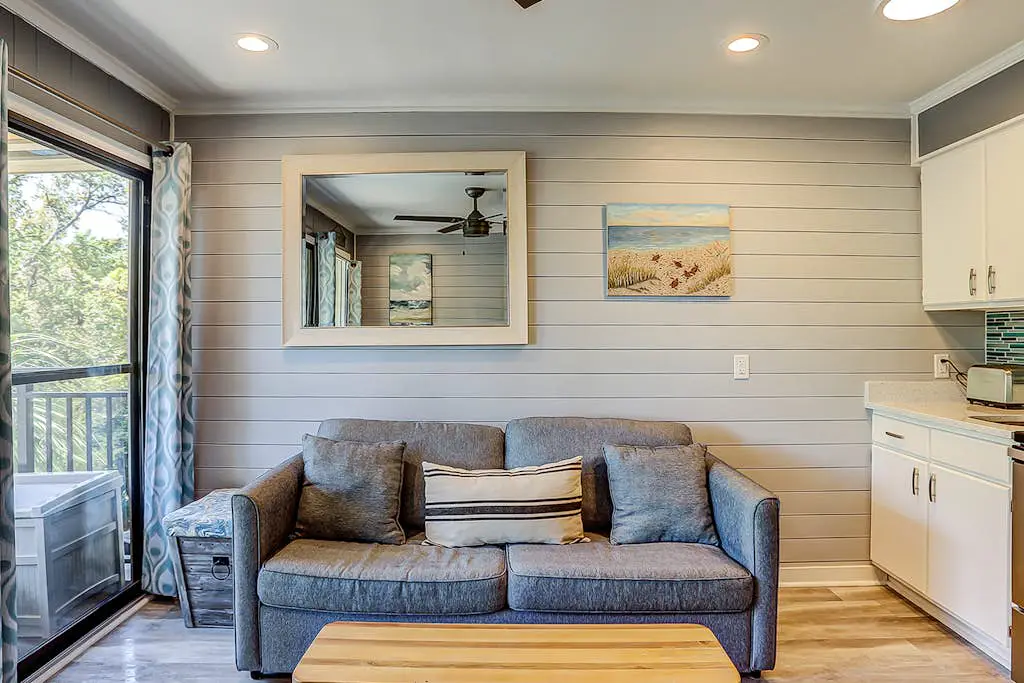 Stunning Newly Renovated Condo w/ Ocean View & Shared Pool - Close to the Beach