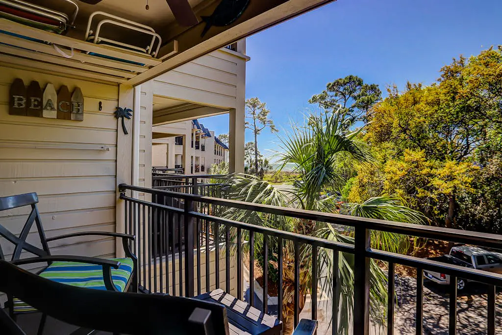Stunning Newly Renovated Condo w/ Ocean View & Shared Pool - Close to the Beach