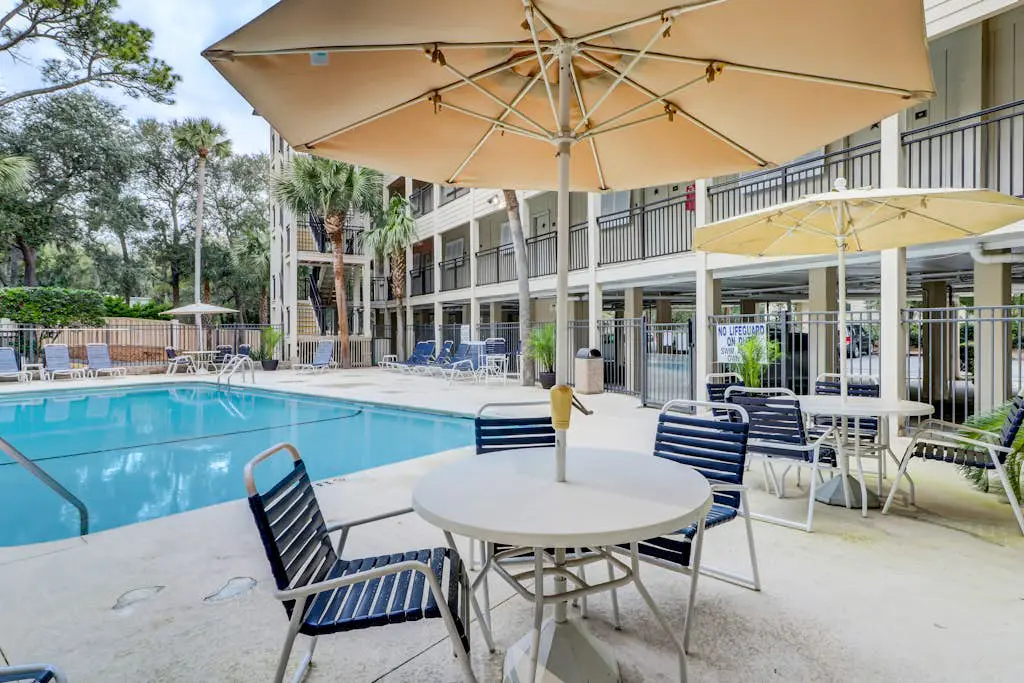 Stunning Newly Renovated Condo w/ Ocean View & Shared Pool - Close to the Beach