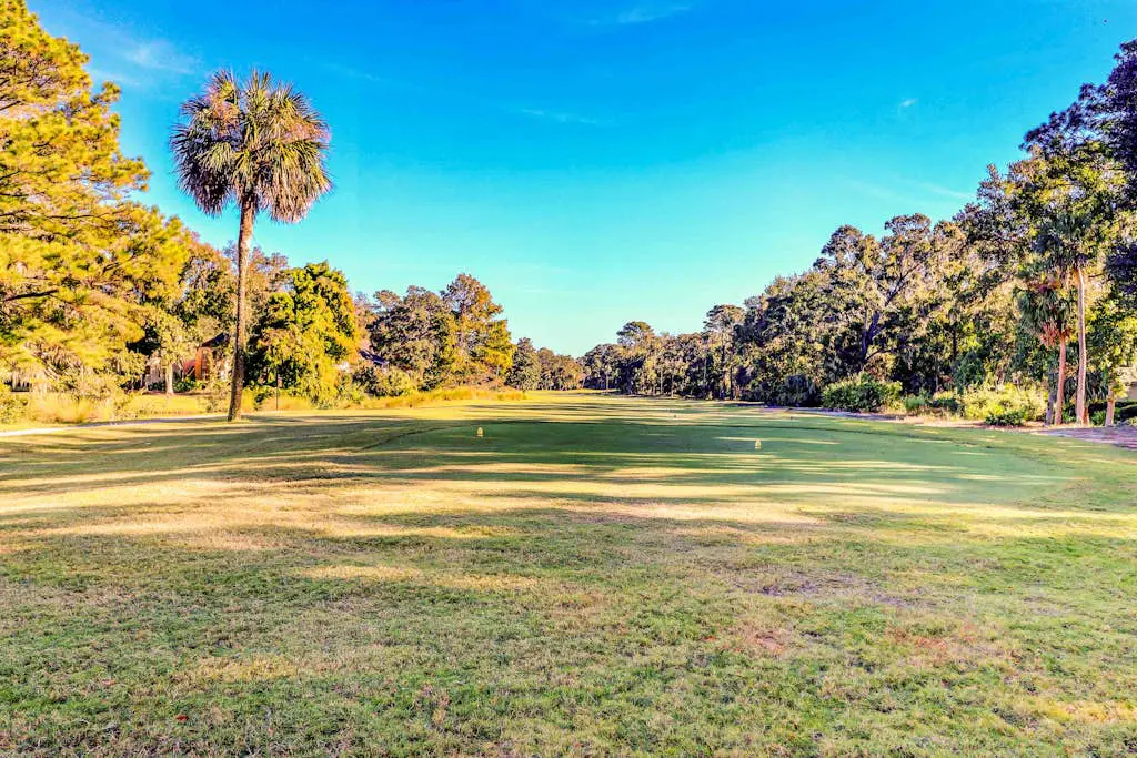 Second-Floor Condo w/Free WiFi, Shared Pool, Hot Tub, Balcony, Golf Course View