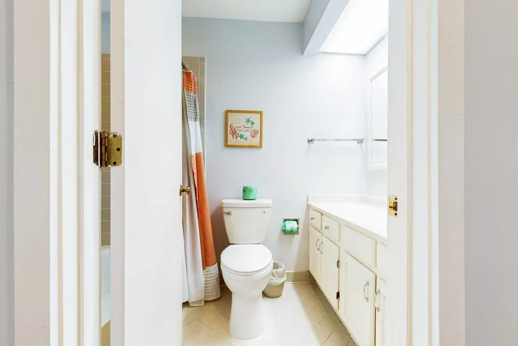 5 min walk to beach, ideal golf retreat, community pool access
