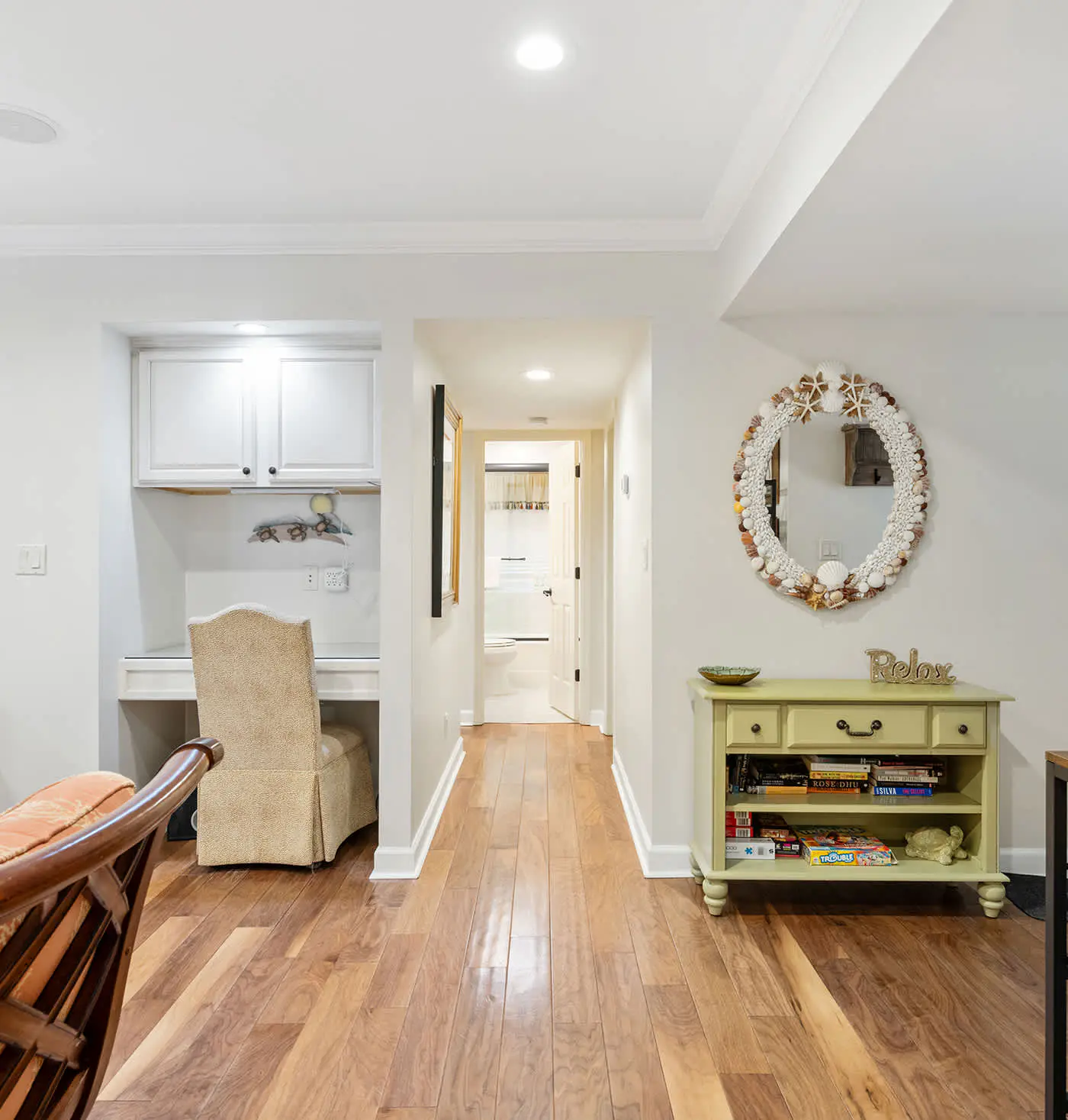 Dog friendly villa with shared pool, WiFi, private washer and dryer, and central AC