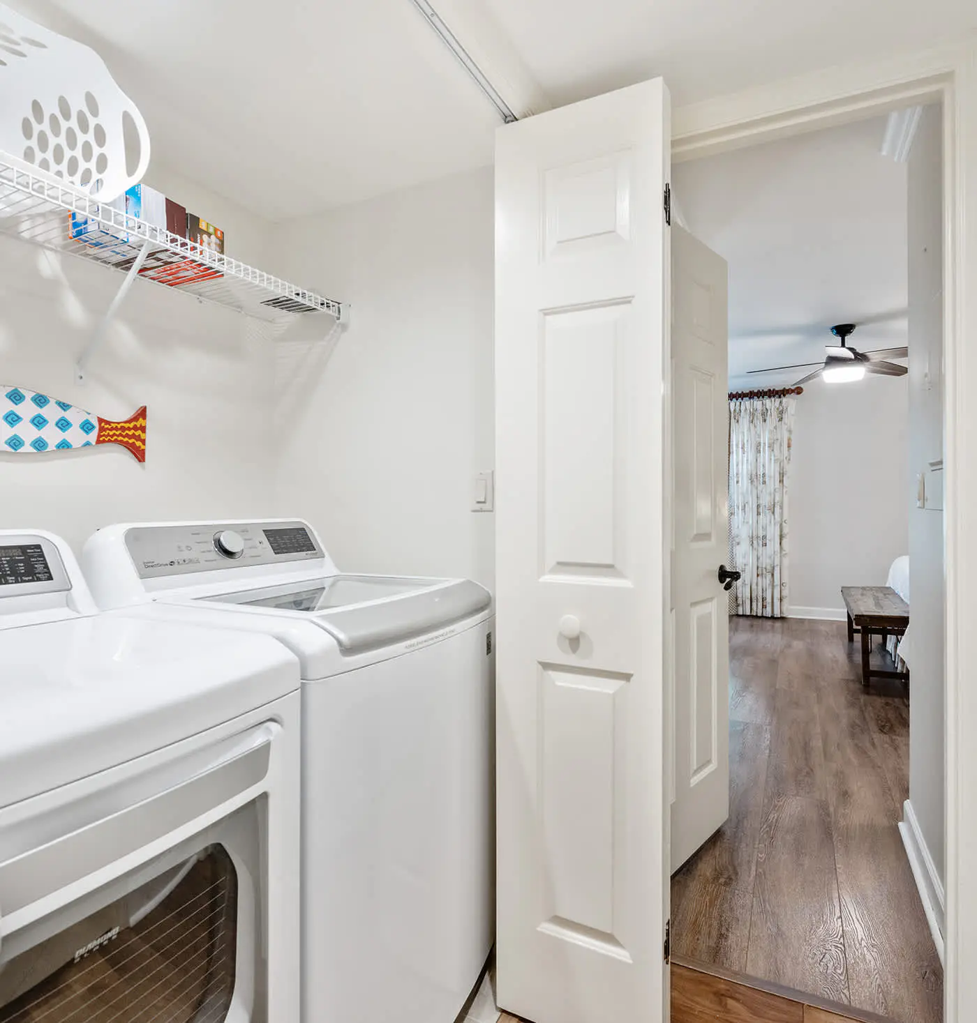 Dog friendly villa with shared pool, WiFi, private washer and dryer, and central AC