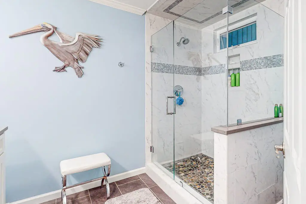 Bright & Beachy Dog Friendly Villa with Shared Pool