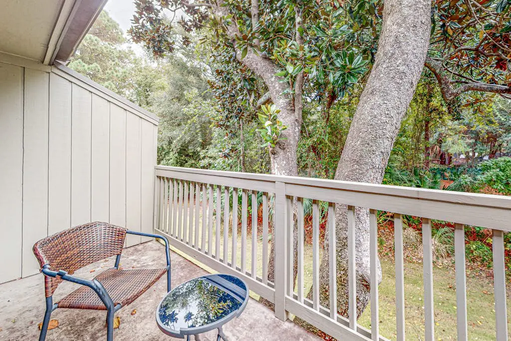 Bright & Beachy Dog Friendly Villa with Shared Pool