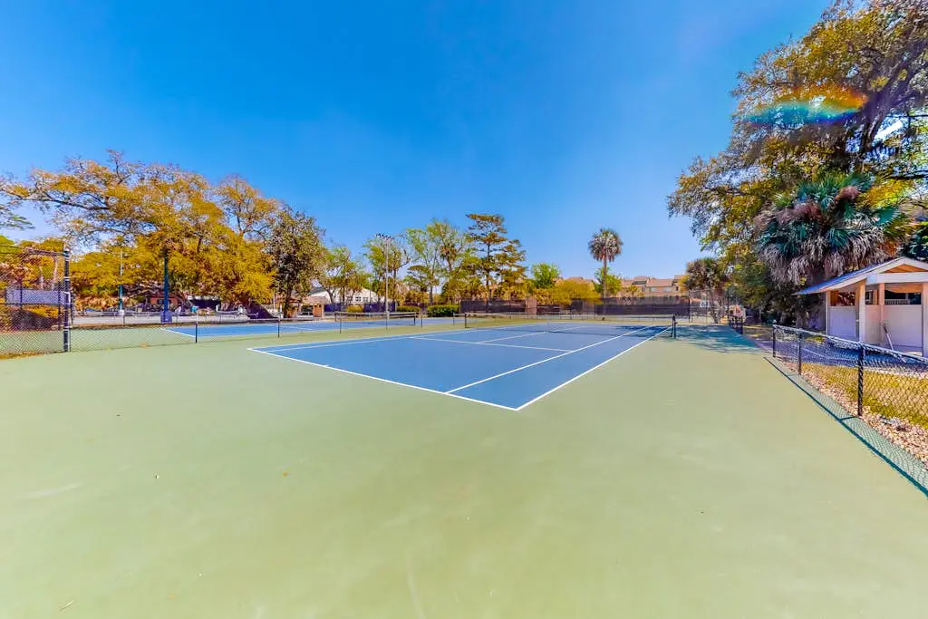 Bright & Beachy Dog Friendly Villa with Shared Pool