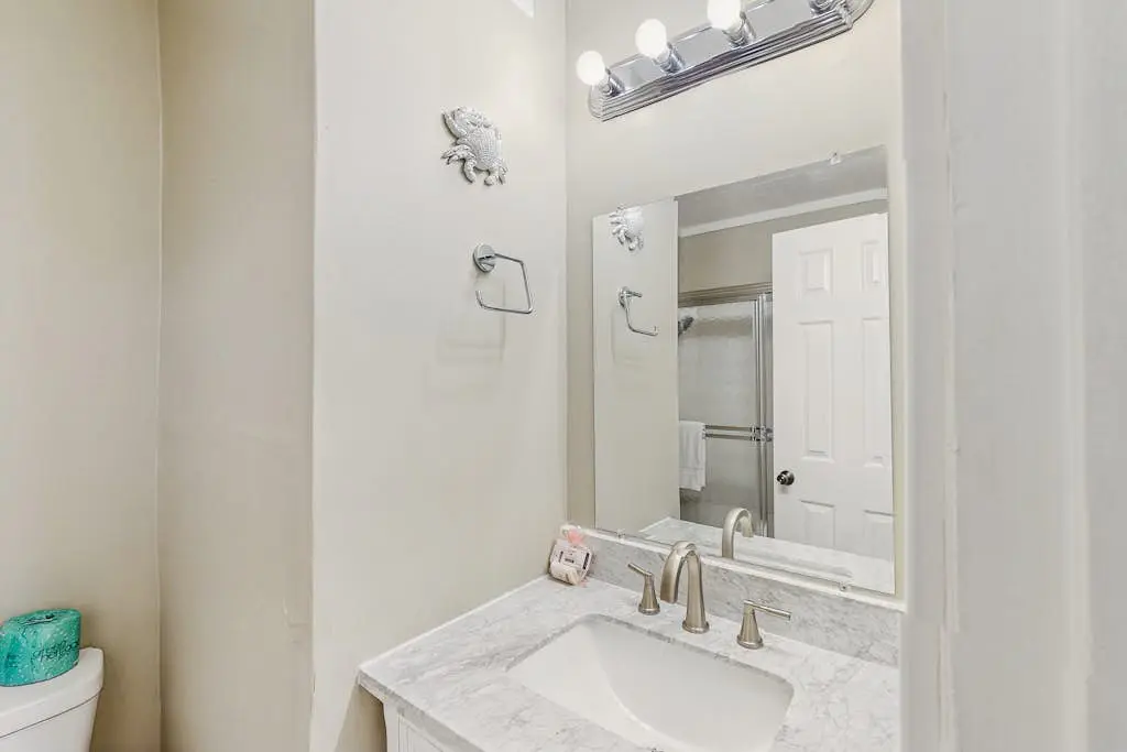 Beach-Themed Condo w/ Free WiFi, Central A/C, Shared Pool, & Tennis Courts
