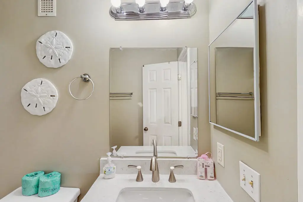 Beach-Themed Condo w/ Free WiFi, Central A/C, Shared Pool, & Tennis Courts