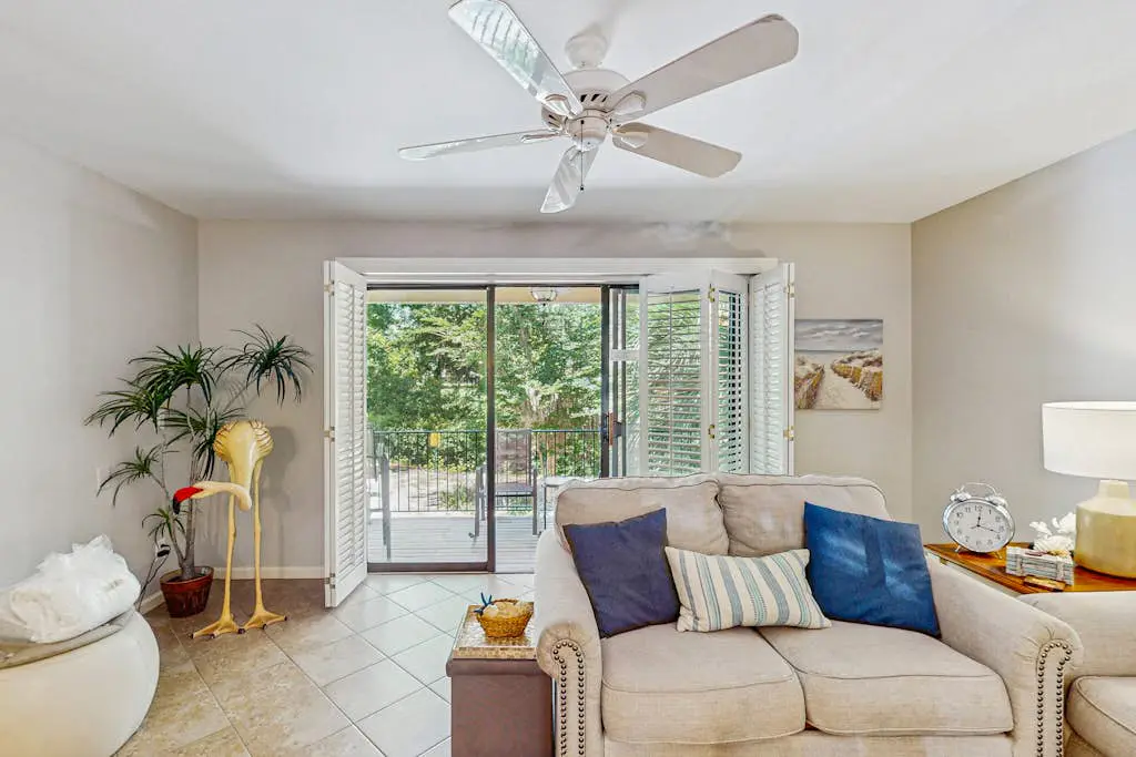 Conveniently Located Vacation Condo w/Shared Pool & Tennis Court, Free WiFi, AC