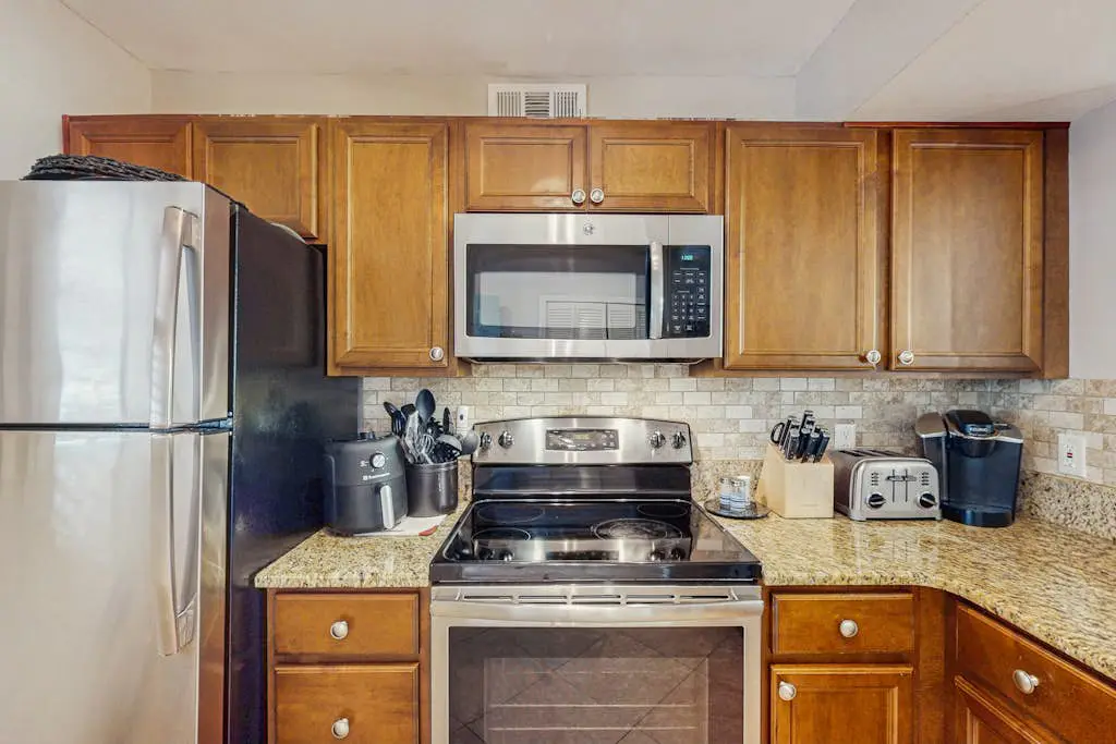 Conveniently Located Vacation Condo w/Shared Pool & Tennis Court, Free WiFi, AC