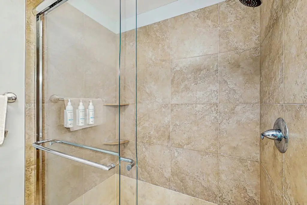 Conveniently Located Vacation Condo w/Shared Pool & Tennis Court, Free WiFi, AC