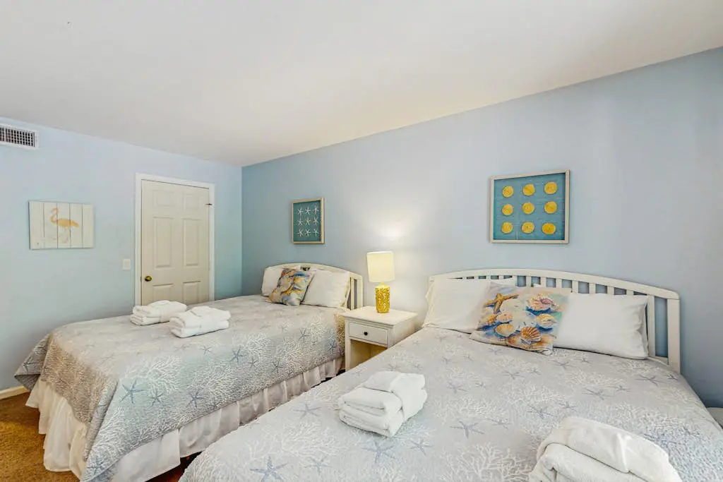 Conveniently Located Vacation Condo w/Shared Pool & Tennis Court, Free WiFi, AC