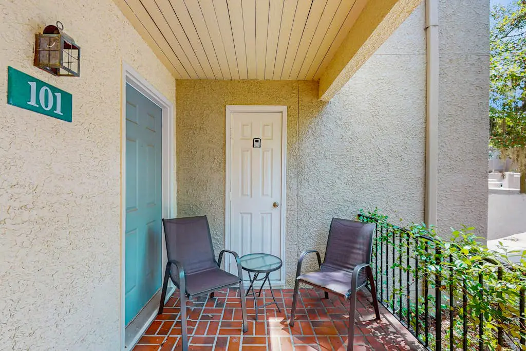 Conveniently Located Vacation Condo w/Shared Pool & Tennis Court, Free WiFi, AC