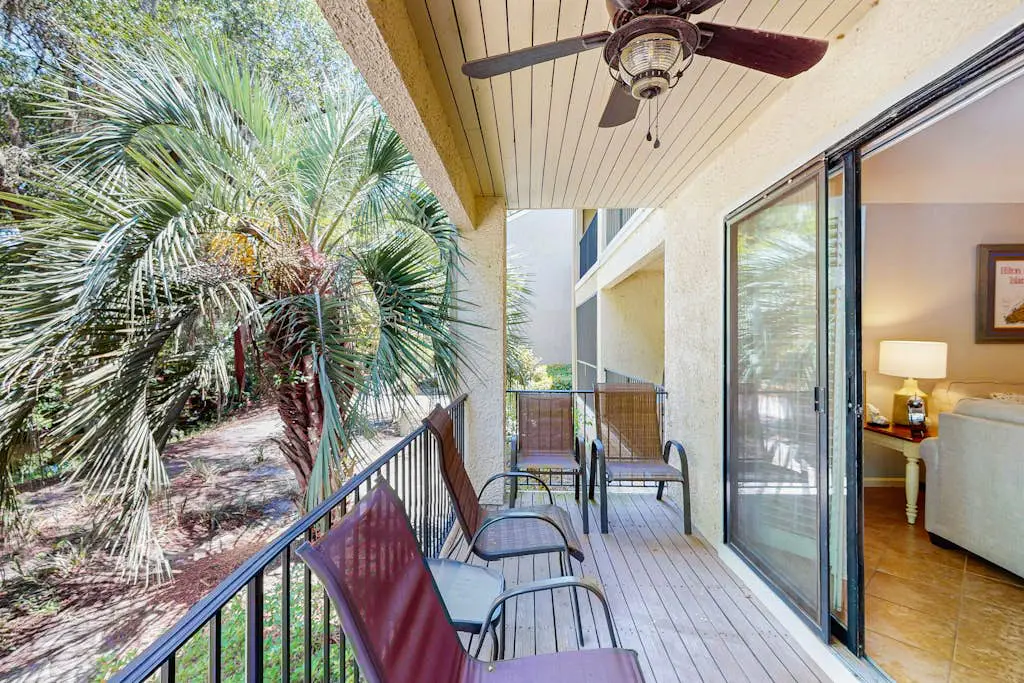 Conveniently Located Vacation Condo w/Shared Pool & Tennis Court, Free WiFi, AC