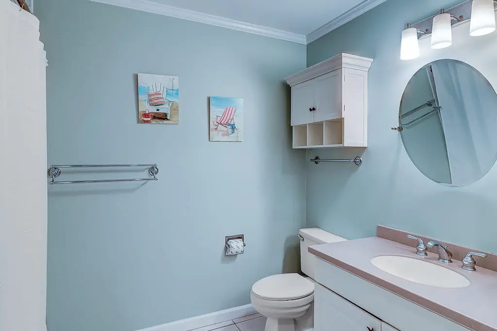 Fantastic Vacation Condo Close to Beach w/Free WiFi, AC, W/D, Shared Pool/Tennis