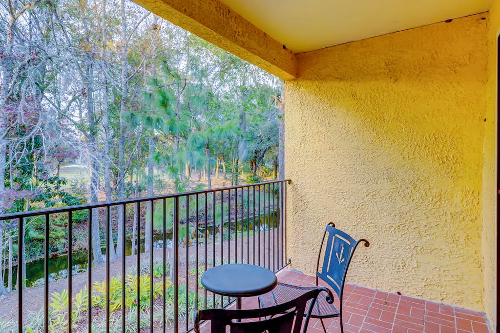 Fantastic Vacation Condo Close to Beach w/Free WiFi, AC, W/D, Shared Pool/Tennis