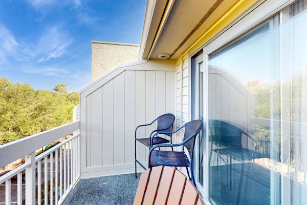 Private Beach Access Condo with Shared Pool, Balcony & Free WiFi