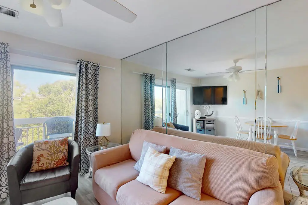 Dreamy Island Condo W/ Beach Access, Shared Pool, Private Balcony & WiFi