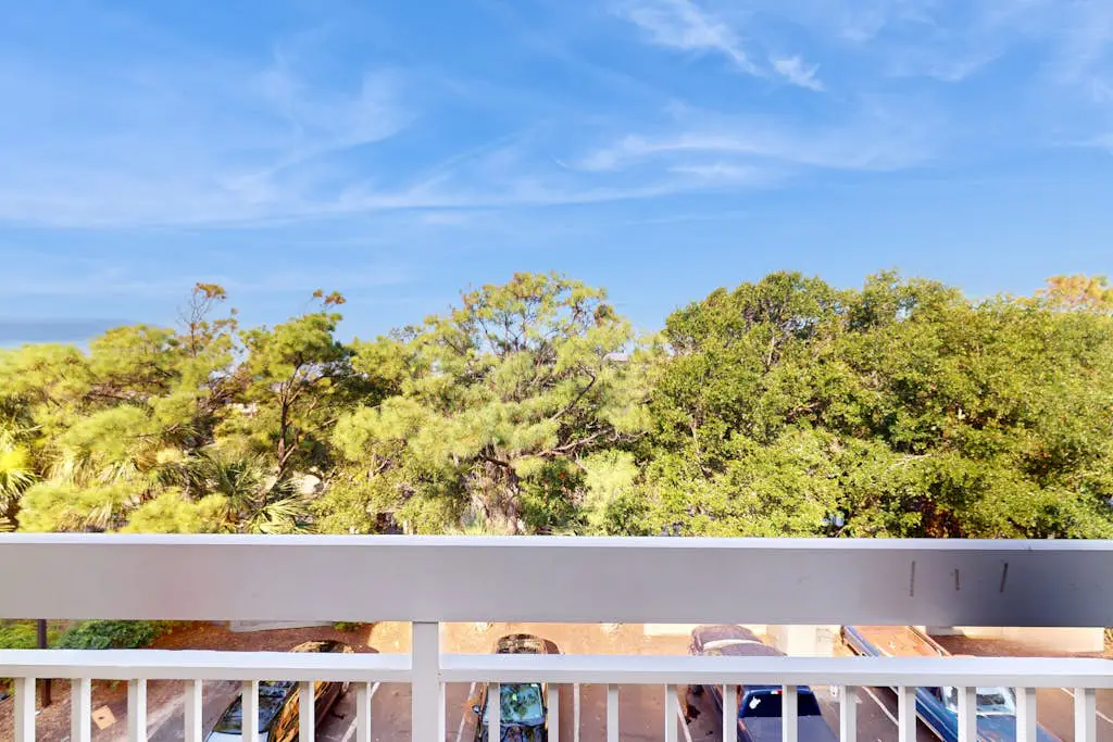 Dreamy Island Condo W/ Beach Access, Shared Pool, Private Balcony & WiFi