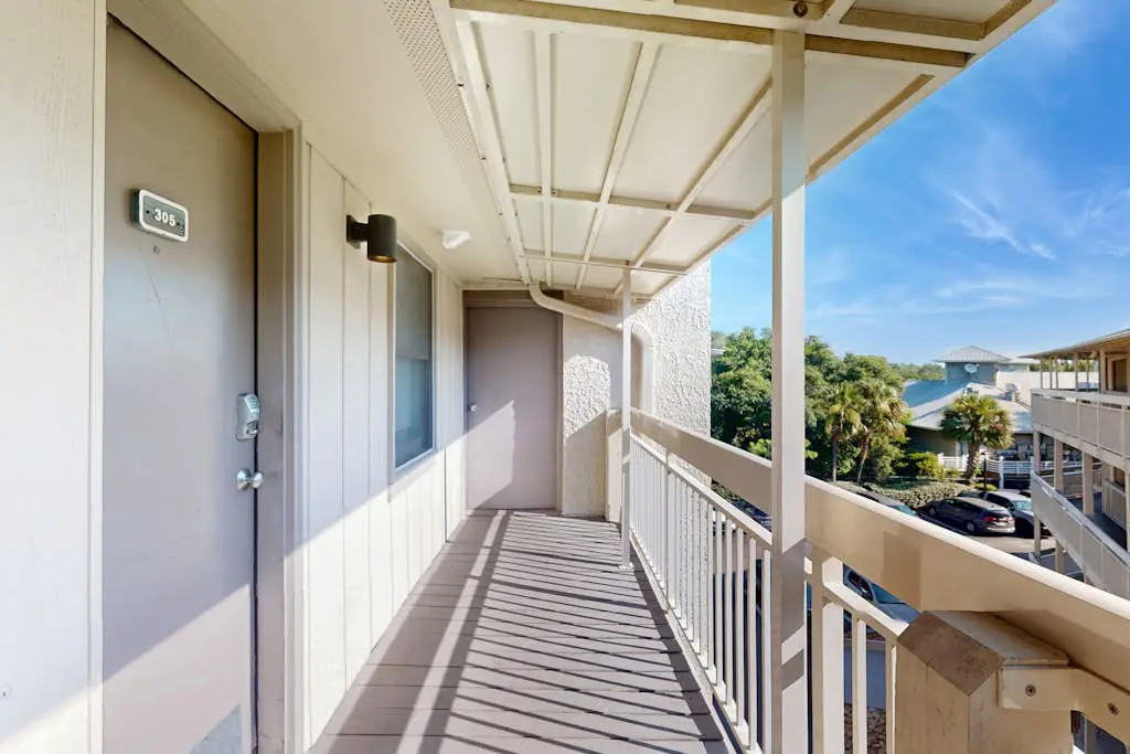 Dreamy Island Condo W/ Beach Access, Shared Pool, Private Balcony & WiFi