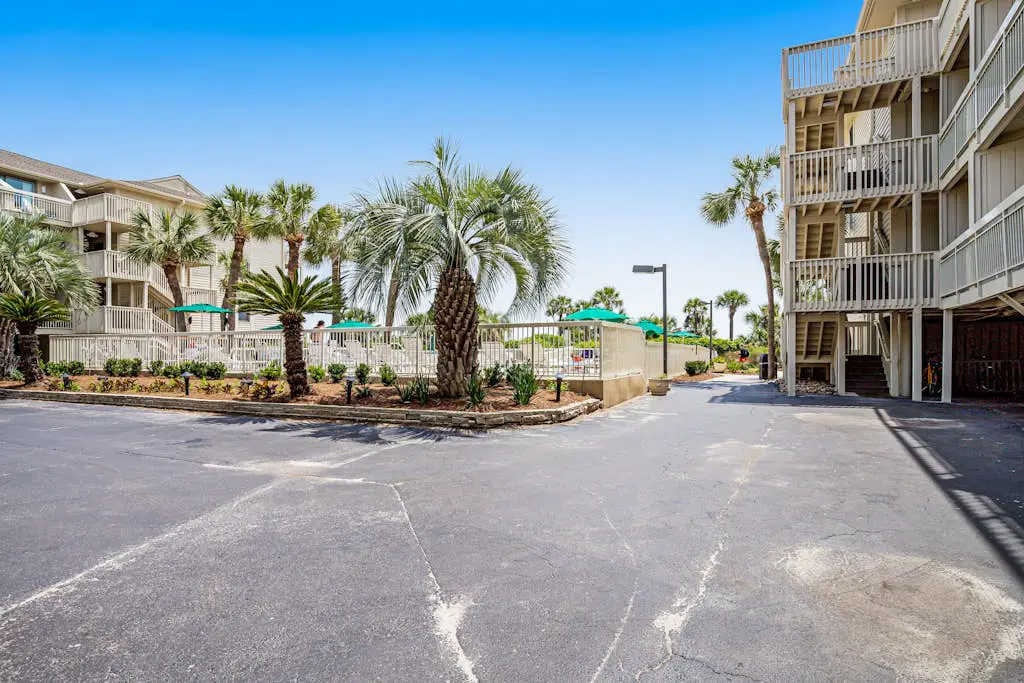 Dreamy Island Condo W/ Beach Access, Shared Pool, Private Balcony & WiFi