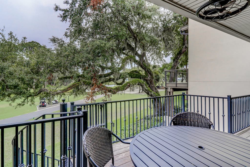 Mizzenmast Court 5