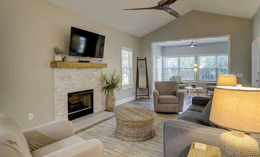 Spacious & elegant family condo with pool, free WiFi, AC, washer/dryer, & patio