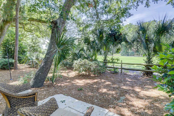 Spacious & elegant family condo with pool, free WiFi, AC, washer/dryer, & patio