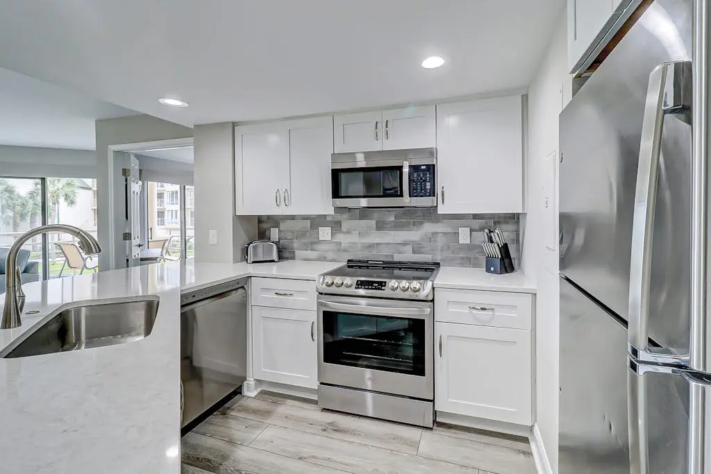 First-Floor, Oceanfront Condo w/Free WiFi, Balcony, Shared Hot Tub, Pool, Sauna