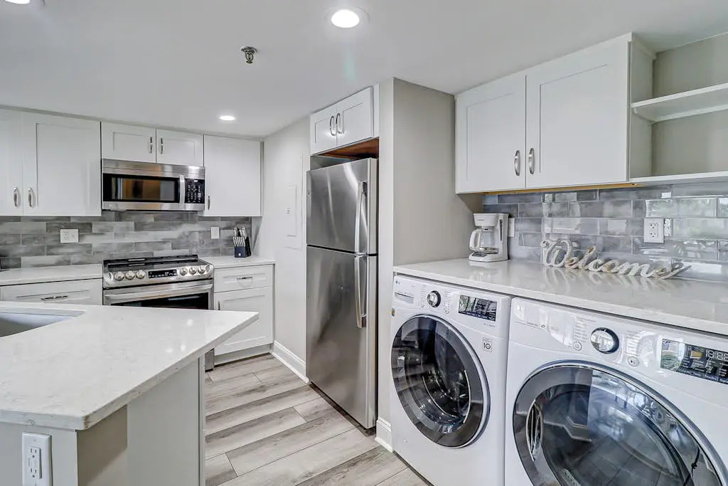 First-Floor, Oceanfront Condo w/Free WiFi, Balcony, Shared Hot Tub, Pool, Sauna