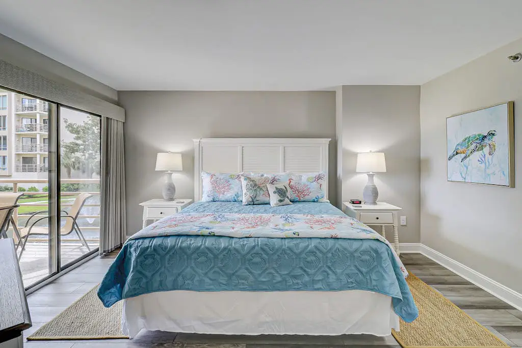 First-Floor, Oceanfront Condo w/Free WiFi, Balcony, Shared Hot Tub, Pool, Sauna