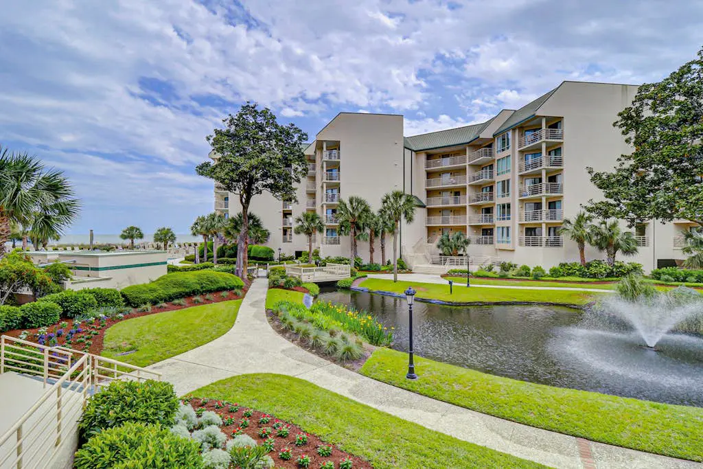 First-Floor, Oceanfront Condo w/Free WiFi, Balcony, Shared Hot Tub, Pool, Sauna