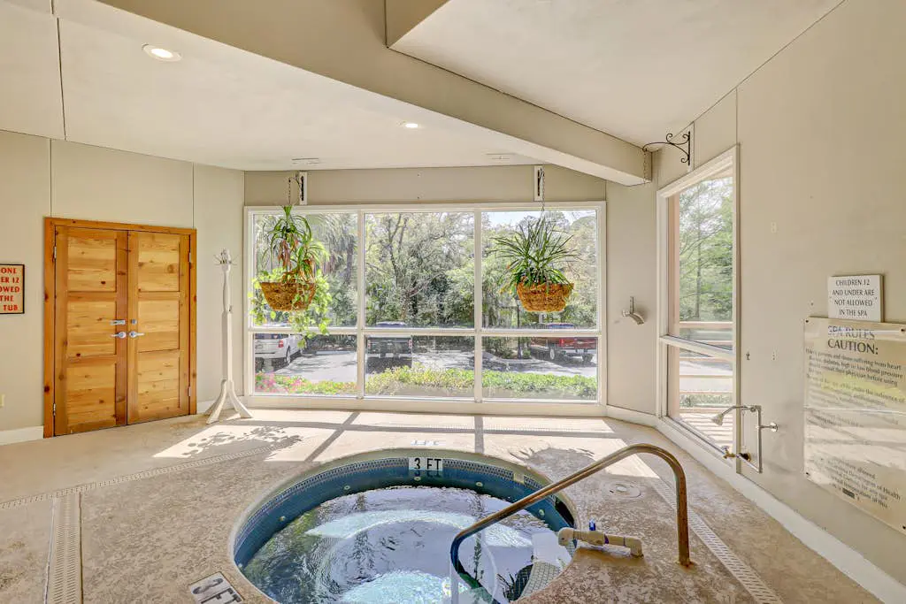 First-Floor, Oceanfront Condo w/Free WiFi, Balcony, Shared Hot Tub, Pool, Sauna