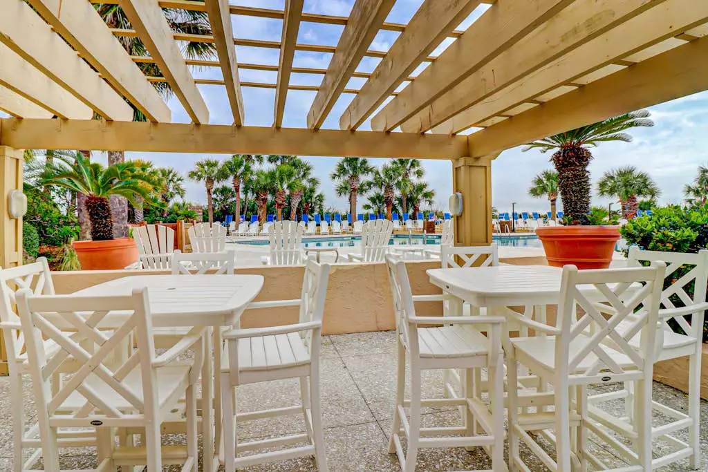 First-Floor, Oceanfront Condo w/Free WiFi, Balcony, Shared Hot Tub, Pool, Sauna