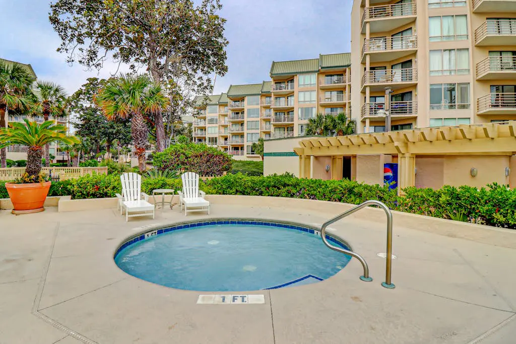 First-Floor, Oceanfront Condo w/Free WiFi, Balcony, Shared Hot Tub, Pool, Sauna