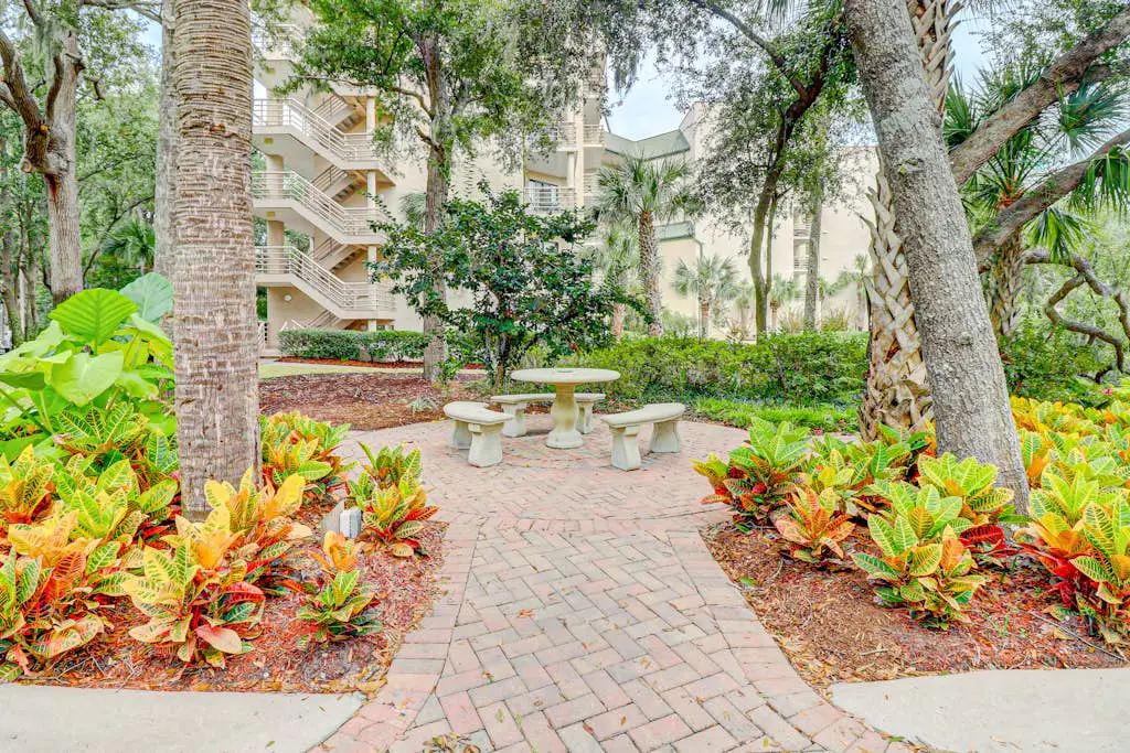 First-Floor, Oceanfront Condo w/Free WiFi, Balcony, Shared Hot Tub, Pool, Sauna