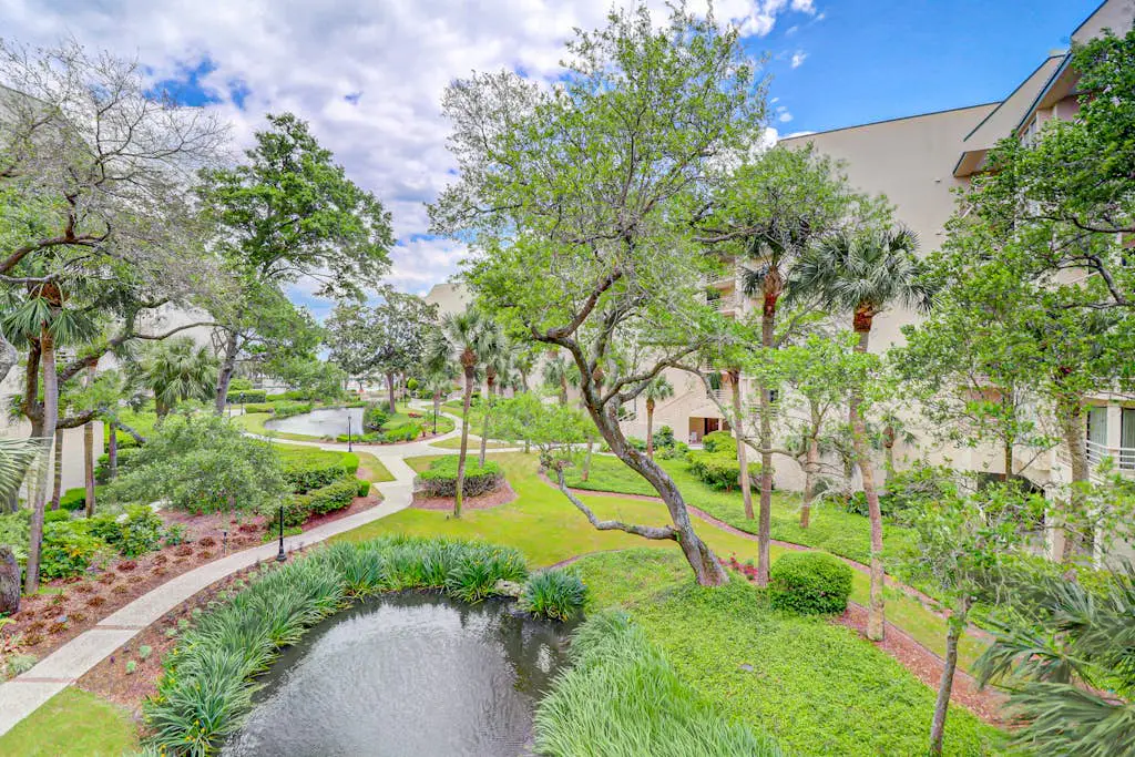 First-Floor, Oceanfront Condo w/Free WiFi, Balcony, Shared Hot Tub, Pool, Sauna