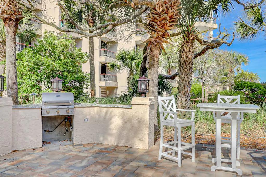 First-Floor, Oceanfront Condo w/Free WiFi, Balcony, Shared Hot Tub, Pool, Sauna
