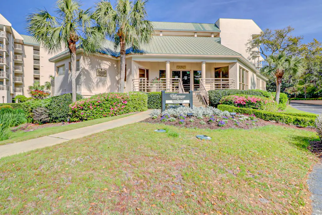 First-Floor, Oceanfront Condo w/Free WiFi, Balcony, Shared Hot Tub, Pool, Sauna