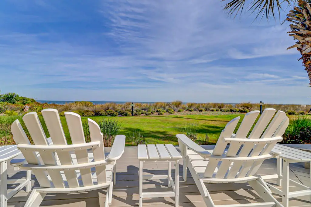First-Floor, Oceanfront Condo w/Free WiFi, Balcony, Shared Hot Tub, Pool, Sauna