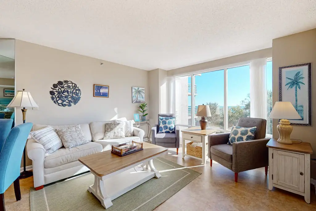 Ocean view condo with 2 balconies, new pool complex, hot tub & sauna