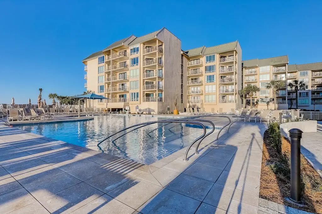 Ocean view condo with 2 balconies, new pool complex, hot tub & sauna