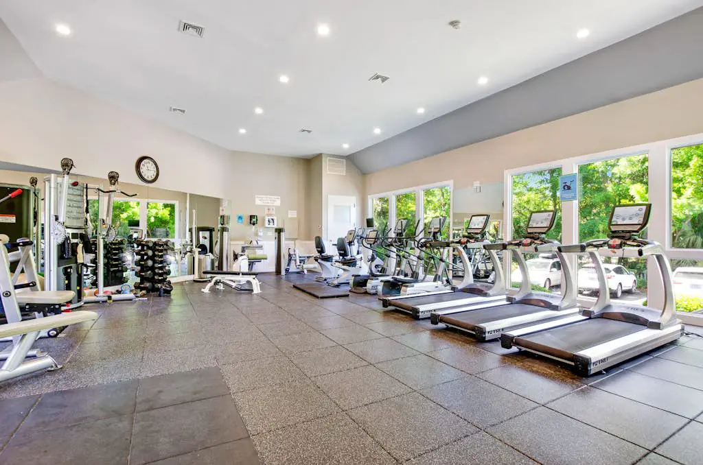Ocean view condo with 2 balconies, new pool complex, hot tub & sauna